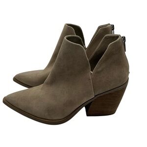 Vince‎ Camuto leather Taupe Ankle cowboy Boots size 11